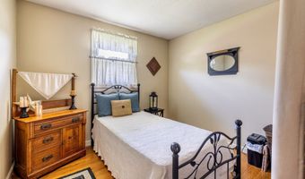 14 Hotchkiss Dr, Bristol, CT 06010