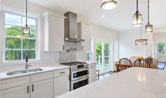 3 Big River Dr, Coventry, RI 02816