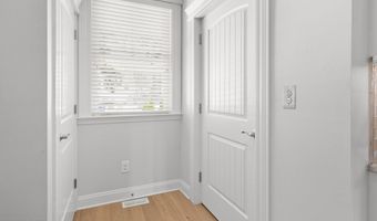 225 4th St, Beach Haven, NJ 08008