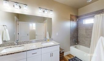 1015 E Canyon Dr, Big Water, UT 84741