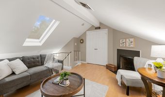 1403 E ABINGDON Dr 6, Alexandria, VA 22314