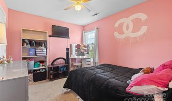 7123 Wandering Creek Dr, Charlotte, NC 28216