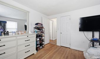 55 River Rd, Agawam, MA 01001
