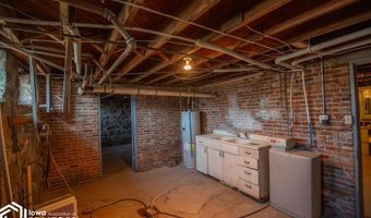 321 S Moore St, Algona, IA 50511