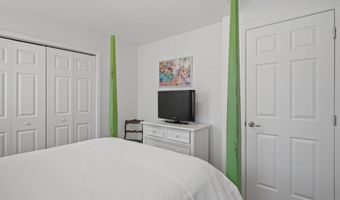 53 Greenlawn Dr, Danbury, CT 06810