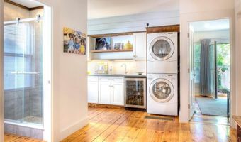 75 Mary St, Newport, RI 02840