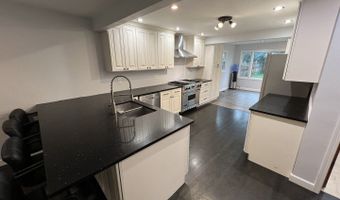 17 N Iowa Ave, Addison, IL 60101