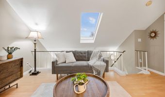 1403 E ABINGDON Dr 6, Alexandria, VA 22314
