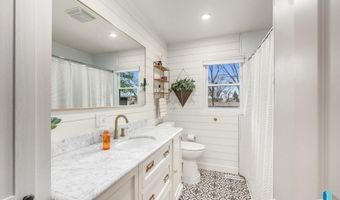 113 S 5th Ave, Brandon, SD 57005