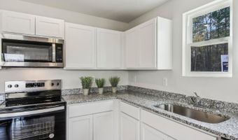 183 Kinsale Dr, Macon, GA 31216