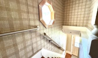 42 S Main St, Brookline, NH 03033