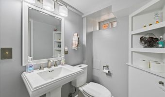 533 E LURAY Ave, Alexandria, VA 22301