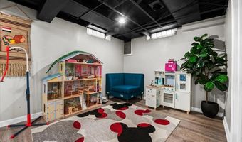 6716 Rosedale Blvd, Allen Park, MI 48101