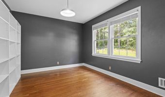 2106 Davie Ln, Camden, SC 29020