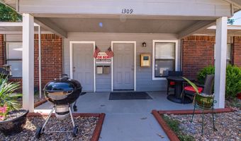 1309 Country Oaks Dr, Benton, AR 72015