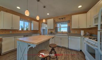 52 Road 8UC, Clark, WY 82435