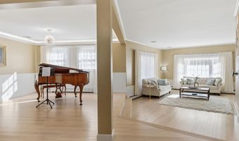 276 N Amherst Rd, Bedford, NH 03110