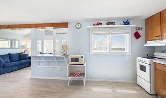 11 Woodruff St, Narragansett, RI 02882