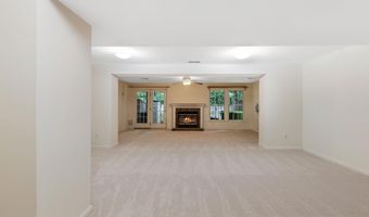 7716 EFFINGHAM Sq, Alexandria, VA 22315