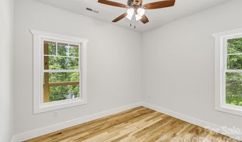 73 Rocking Porch Rd, Asheville, NC 28805