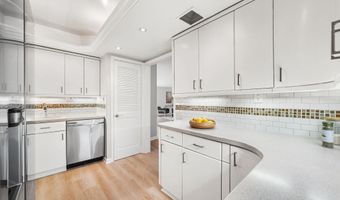 1101 S ARLINGTON RIDGE Rd 212, Arlington, VA 22202