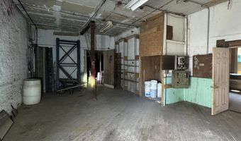75 S Main St, Andrews, IN 46702