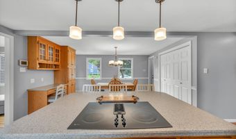 7 Beechwood Cir, Cromwell, CT 06416