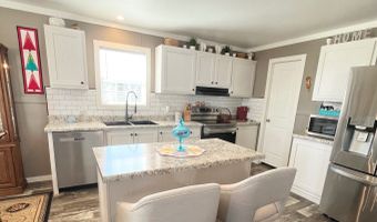 858 S Robert Ave, Avon Park, FL 33825