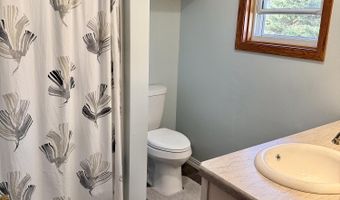 1009 Willow Dr, Aberdeen, SD 57401