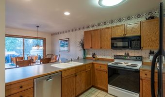 875 Saint Andrews Dr, Columbia Falls, MT 59912