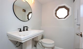69 Pittis Ave, Allendale, NJ 07401