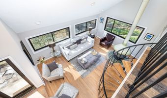 206 New Rd, Avon, CT 06001