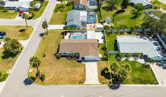 635 Jamaica Cir E, Apollo Beach, FL 33572