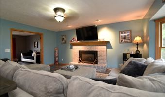5565 Canyon Ridge Dr, Painesville, OH 44077