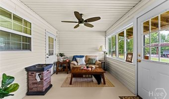 762 Old McLeod Bridge Rd, Adrian, GA 31002