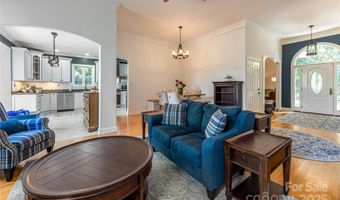 47 Timberwood Dr, Asheville, NC 28806