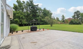 151 South St, Southport, IN 46227