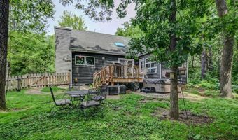 2877 Glacier Valley Rd, Fitchburg, WI 53711