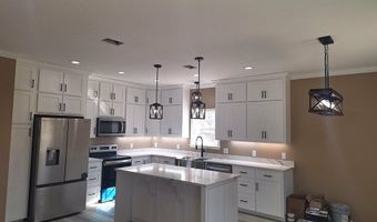 155 Peach Ln, Baxley, GA 31513