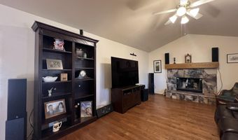 1055 Shadow Ln, Fernley, NV 89408