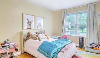 70 Turner St, Warwick, RI 02886