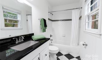 4010 Hiddenbrook Dr, Charlotte, NC 28205