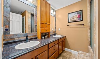 10121 Crows Nest Cv, Aurora, OH 44202