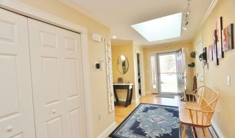 40 Kathryn Ln, Bangor, ME 04401