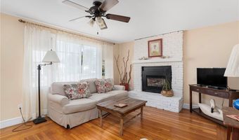 155 Evarts St, Newport, RI 02840