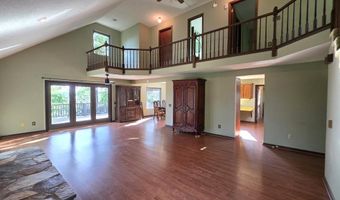 498 Delta Ln, Big Sandy, TN 38221