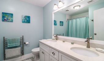 8 Marilyn Rd, Brookfield, CT 06804