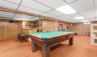 8 Meadow Ln, Coventry, RI 02816