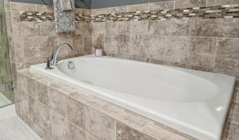 18 Blazingstar Way, Allamuchy Twp., NJ 07840