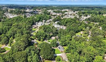 184 Cold Creek Dr, Alpharetta, GA 30009